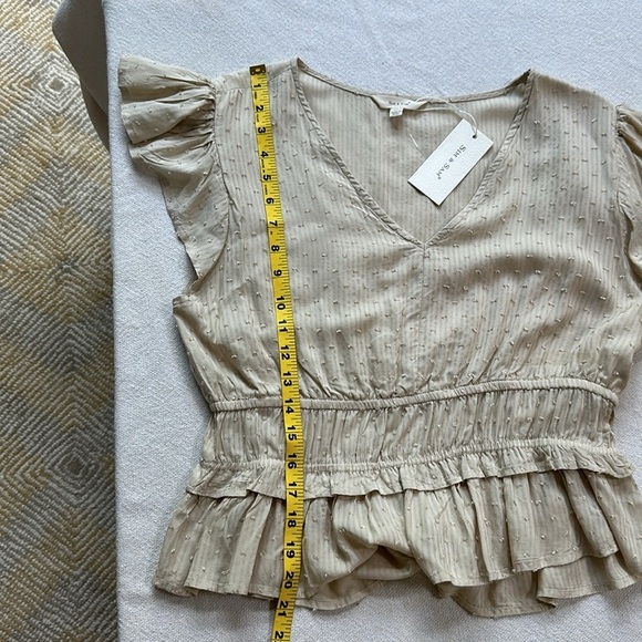 Boho ruffle cap sleeve v neck top with Swiss dot detail SZ L-XL (Bin3) - Picture 7 of 8